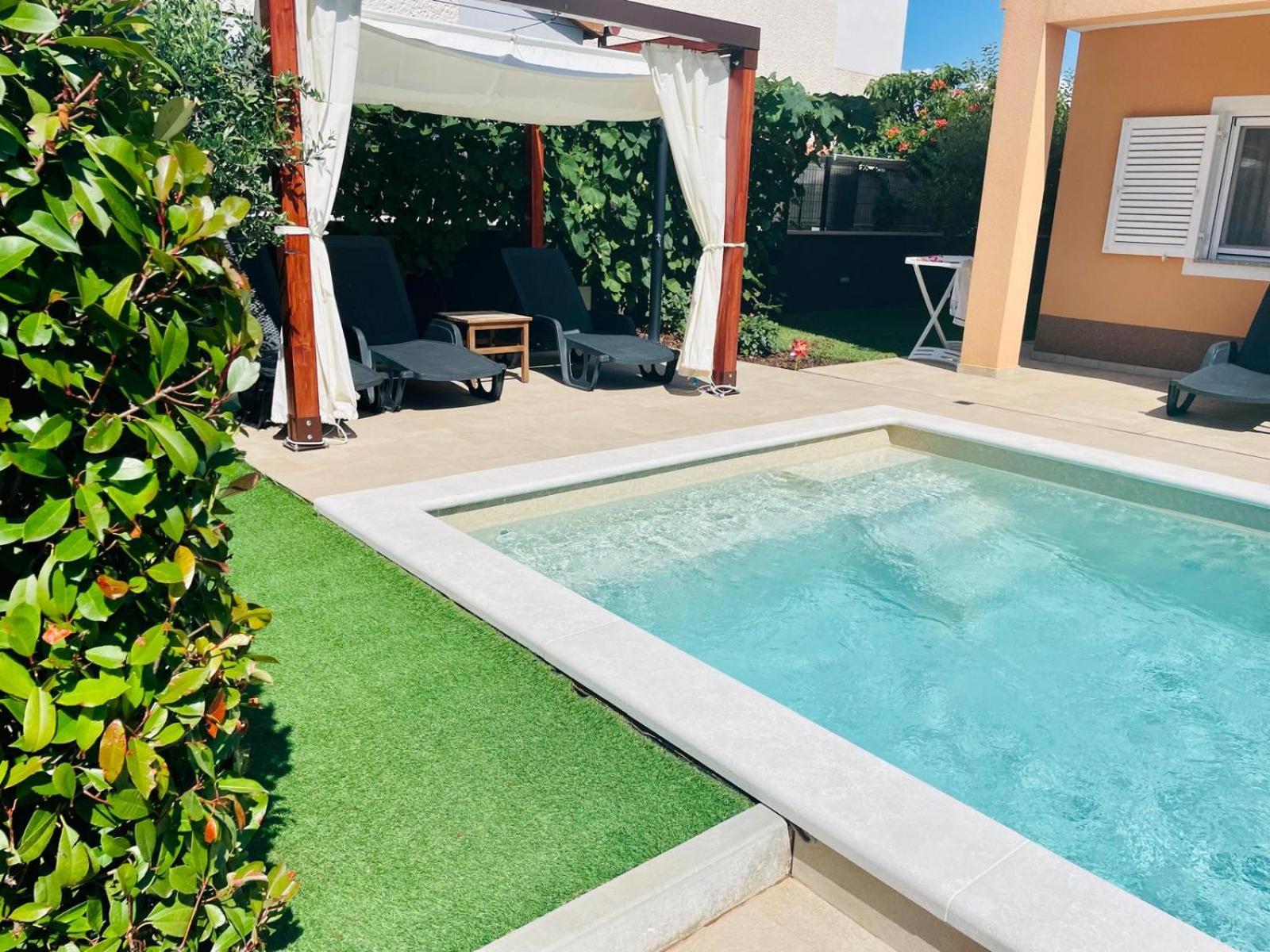 Boutique Apartment With Private Pool For Your Exclusive Use Novigrad  Luaran gambar